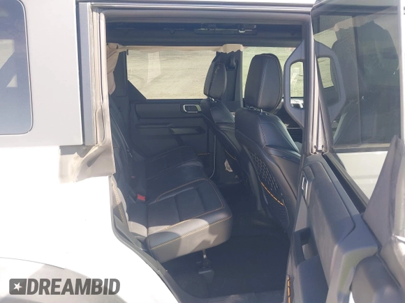 2024 Ford Bronco Badlands с VIN 1FMEE9BP3RLA42126, выставлен на аукционе IAAI как лот 41617420 с пробегом 7 662 миль миль и . История ставок и продаж доступна на DreamBid. Изображение 8.