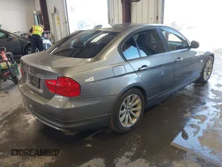 2011 BMW 3 Series 328i xDrive with VIN WBAPK5G55BNN24531, listed as a IAAI auction lot 42028562 with 110,431 mi miles. Bid and sale history available at carsss.com. Image 4.