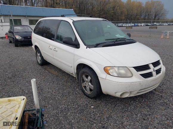 2006 Dodge Grand Caravan SXT with VIN 2D4GP44LX6R900332, listed as a IAAI auction lot 41915331 with 181,707 mi miles. Bid and sale history available at carsss.com. Image 1.