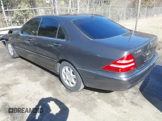 2002 Mercedes-Benz S-Class 4.3L with VIN WDBNG70J42A269648, listed as a IAAI auction lot 41634588 with 141,894 mi miles. Bid and sale history available at carsss.com. Image 3.