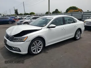 2018 Volkswagen Passat SE с VIN 1VWBA7A30JC012170, выставлен на аукционе Copart как лот 59224365 с пробегом 54 628 миль миль и Списание • Salvage title. История ставок и продаж доступна на DreamBid. Изображение 1.
