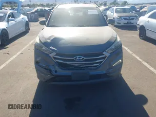 2018 Hyundai Tucson SEL z VIN KM8J33A42JU681606, wystawiony jako IAAI lot #41067514 z przebiegiem 150 119 mil mil oraz . Historia ofert i sprzedaży dostępna na DreamBid. Obrazek 6.