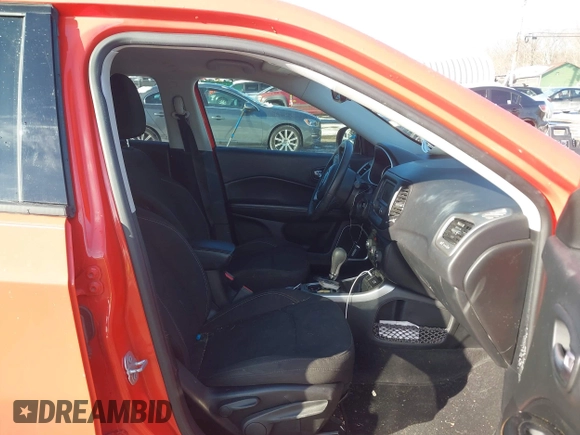 2018 Jeep Compass Sport with VIN 3C4NJCAB8JT124347, listed as a IAAI auction lot 41349666 with 122,058 mi miles. Bid and sale history available at carsss.com. Image 5.