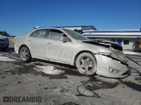 2011 Ford Fusion SE with VIN 3FAHP0HA8BR263793, listed as a Copart auction lot 51892835 with 0 mi miles and Non Repairable. Bid and sale history available at carsss.com. Image 4.