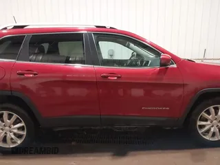 2017 Jeep Cherokee Limited z VIN 1C4PJMDS7HW660446, wystawiony jako IAAI lot #41647055 z przebiegiem 97 464 mil mil oraz . Historia ofert i sprzedaży dostępna na DreamBid. Obrazek 13.