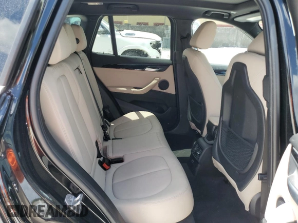 2021 BMW X1 xDrive28i z VIN WBXJG9C08M5T59270, wystawiony jako Copart lot #53894475 z przebiegiem 36 824 mil mil oraz Nie do naprawy • Non repairable. Historia ofert i sprzedaży dostępna na DreamBid. Obrazek 11.
