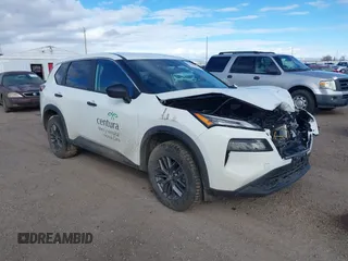 2021 Nissan Rogue S z VIN 5N1AT3AB5MC737823, wystawiony jako IAAI lot #38682745 z przebiegiem 33 822 mil mil oraz . Historia ofert i sprzedaży dostępna na DreamBid. Obrazek 1.