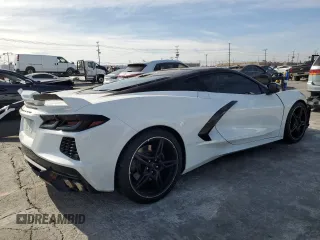 2020 Chevrolet Corvette 2LT with VIN 1G1Y72D45L5101896, listed as a Copart auction lot 43833635 with 8,226 mi miles and Salvage Title. Bid and sale history available at carsss.com. Image 3.