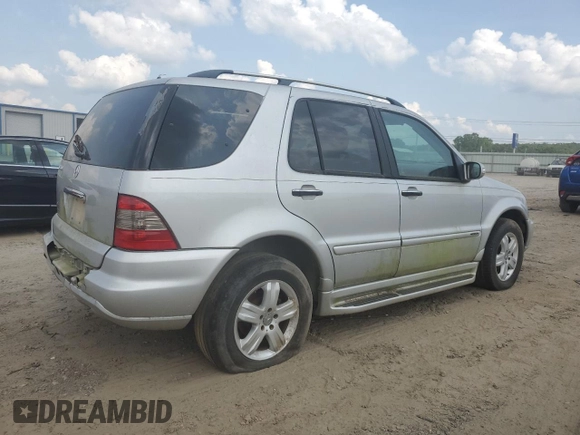 2005 Mercedes-Benz M 350 with VIN 4JGAB57E45A533219, listed as a Copart auction lot 59010965 with 219,507 mi miles and Clean title. Bid and sale history available at DreamBid. Image 3.