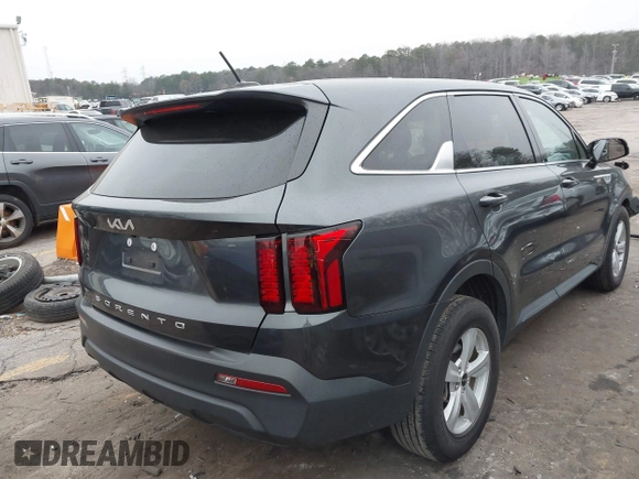 2022 Kia Sorento LX with VIN 5XYRG4LC7NG146123, listed as a IAAI auction lot 41602861 with 22,322 mi miles. Bid and sale history available at carsss.com. Image 4.