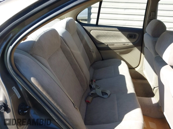 1998 Nissan Altima XE with VIN 1N4DL01D3WC239095, listed as a IAAI auction lot 41416191 with 173,071 mi miles. Bid and sale history available at carsss.com. Image 8.