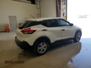 2020 Nissan Kicks S z VIN 3N1CP5BV0LL555751, wystawiony jako Copart lot #52790705 z przebiegiem 82 747 mil mil oraz Czysty tytuł • Clean title. Historia ofert i sprzedaży dostępna na DreamBid. Obrazek 3.