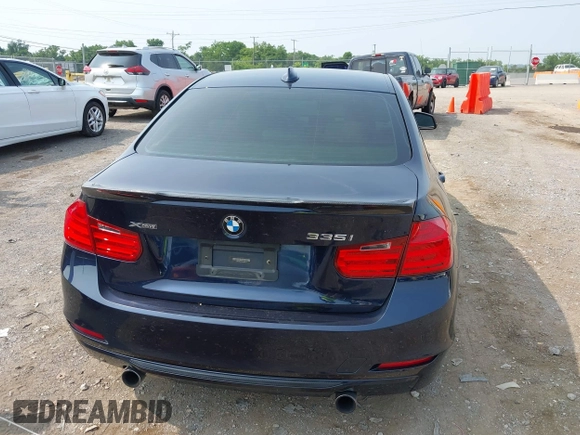 2013 BMW 3 Series 335i xDrive с VIN WBA3B9C53DJ465713, выставлен на аукционе IAAI как лот 42485856 с пробегом 106 716 миль миль и . История ставок и продаж доступна на DreamBid. Изображение 16.