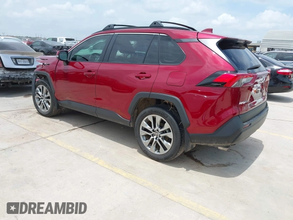 2022 Toyota RAV4 XLE Premium z VIN 2T3C1RFV3NW226182, wystawiony jako IAAI lot #42405020 z przebiegiem 31 813 mil mil oraz . Historia ofert i sprzedaży dostępna na DreamBid. Obrazek 3.