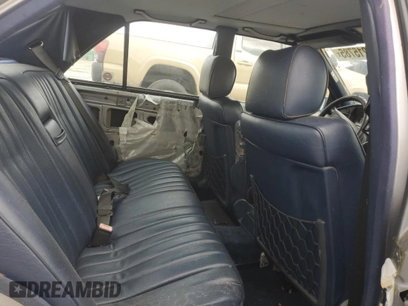 1991 Mercedes-Benz 190 z VIN WDBDA29D3MF767780, wystawiony jako Copart lot #57215785 z przebiegiem 200 216 mil mil oraz Tytuł czysty. Historia ofert i sprzedaży dostępna na DreamBid. Obrazek 10.