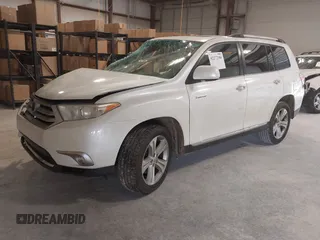 2013 Toyota Highlander Limited z VIN 5TDYK3EH1DS121622, wystawiony jako IAAI lot #42272380 z przebiegiem 191 400 mil mil oraz . Historia ofert i sprzedaży dostępna na DreamBid. Obrazek 17.