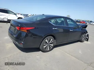 2021 Nissan Altima SV with VIN 1N4BL4DV5MN333726, listed as a Copart auction lot 52148685 with 110,436 mi miles and Salvage Title. Bid and sale history available at carsss.com. Image 3.