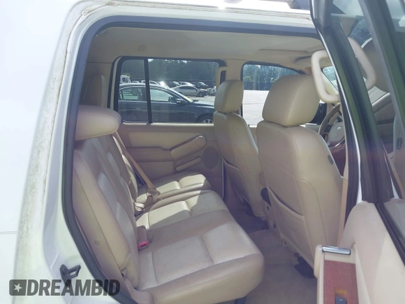 2006 Ford Explorer Eddie Bauer z VIN 1FMEU64E76UA20438, wystawiony jako IAAI lot #42447279 z przebiegiem 215 858 mil mil oraz . Historia ofert i sprzedaży dostępna na DreamBid. Obrazek 8.