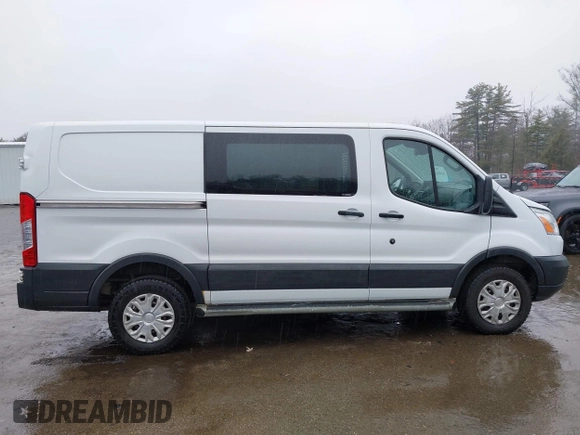 2017 Ford Transit z VIN 1FTYR1YM4HKB00043, wystawiony jako IAAI lot #41849561 z przebiegiem 105 364 mil mil oraz . Historia ofert i sprzedaży dostępna na DreamBid. Obrazek 13.