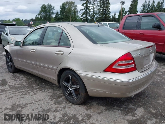 2004 Mercedes-Benz C 240 с VIN WDBRF81J14F513304, выставлен на аукционе IAAI как лот 42309645 с пробегом 119 649 миль миль и . История ставок и продаж доступна на DreamBid. Изображение 3.