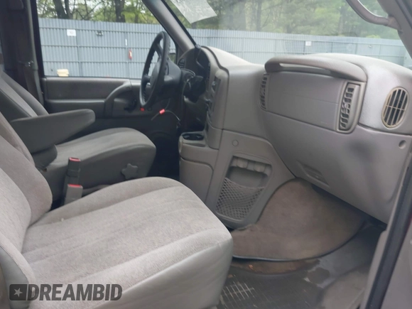 2003 Chevrolet Astro with VIN 1GNDM19X03B111420, listed as a IAAI auction lot 42210673 with 143,029 mi miles. Bid and sale history available at carsss.com. Image 5.