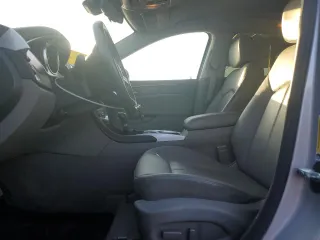 2011 Cadillac SRX z VIN 3GYFNGEY0BS672049, wystawiony jako Copart lot #56669205 z przebiegiem 69 997 mil mil oraz Szkody całkowita. Historia ofert i sprzedaży dostępna na DreamBid. Obrazek 7.