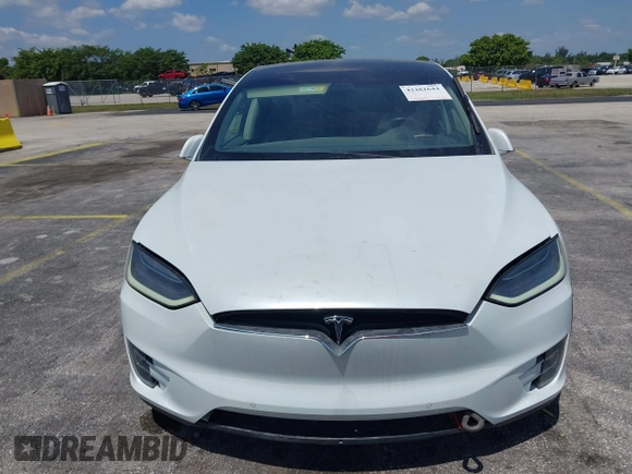 2017 Tesla Model X 90D z VIN 5YJXCBE20HF070252, wystawiony jako IAAI lot #42281644 z przebiegiem 39 362 mil mil oraz . Historia ofert i sprzedaży dostępna na DreamBid. Obrazek 12.