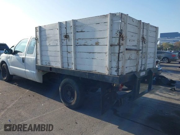 2002 Ford F-250 XL with VIN 1FTNX20L92EA38341, listed as a IAAI auction lot 42140561 with 287,090 mi miles and . Bid and sale history available at DreamBid. Image 3.