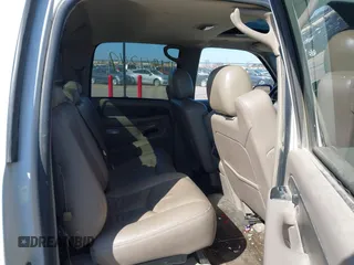 2003 Chevrolet Avalanche with VIN 3GNEK13TX3G263258, listed as a IAAI auction lot 41861349 with 200,892 mi miles. Bid and sale history available at carsss.com. Image 8.
