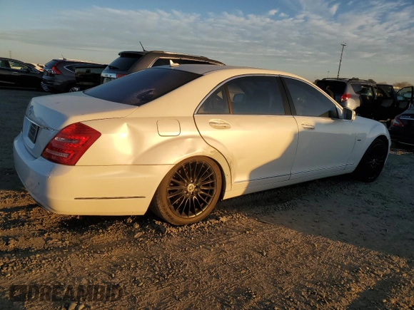 2010 Mercedes-Benz S 400 with VIN WDDNG9FB5AA309320, listed as a Copart auction lot 88786215 with 114,921 mi miles and Clean Title. Bid and sale history available at DreamBid. Image 3.