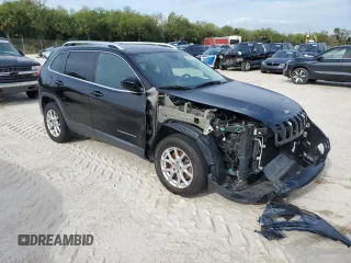 2017 Jeep Cherokee Latitude with VIN 1C4PJMCB0HW520725, listed as a Copart auction lot 53493485 with 74,333 mi miles and Salvage Title. Bid and sale history available at DreamBid. Image 4.