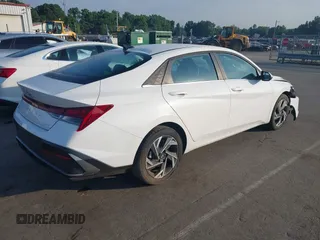 2025 Hyundai Elantra Limited z VIN KMHLP4DG5SU891076, wystawiony jako IAAI lot #42488943 z przebiegiem 9 299 mil mil oraz . Historia ofert i sprzedaży dostępna na DreamBid. Obrazek 4.