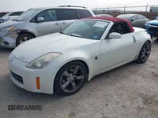 2006 Nissan 350Z Touring with VIN JN1AZ36A06M452000, listed as a IAAI auction lot 41371231 with 227,403 mi miles. Bid and sale history available at carsss.com. Image 2.