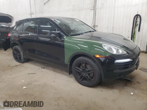 2014 Porsche Cayenne z VIN WP1AA2A25ELA91302, wystawiony jako Copart lot #59386795 z przebiegiem 161 865 mil mil oraz Szkoda całkowita • Salvage title. Historia ofert i sprzedaży dostępna na DreamBid. Obrazek 4.