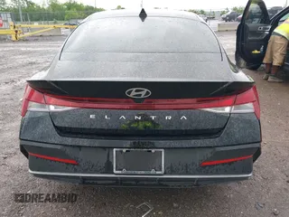 2024 Hyundai Elantra SE с VIN KMHLL4DG3RU829049, выставлен на аукционе IAAI как лот 42102549 с пробегом 12 021 миль миль и . История ставок и продаж доступна на DreamBid. Изображение 16.