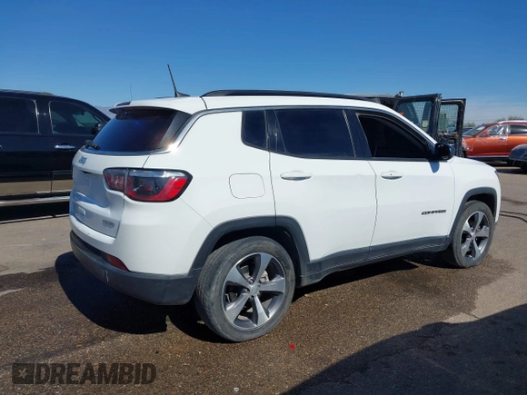 2022 Jeep Compass Latitude with VIN 3C4NJCBB3NT202358, listed as a IAAI auction lot 40755276 with 24,073 mi miles and . Bid and sale history available at carsss.com. Image 14.