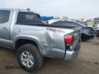 2023 Toyota Tacoma SR z VIN 3TMCZ5AN0PM538974, wystawiony jako IAAI lot #42510020 z przebiegiem 31 281 mil mil oraz . Historia ofert i sprzedaży dostępna na DreamBid. Obrazek 6.