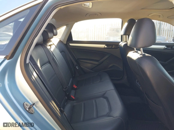 2013 Volkswagen Passat SE with VIN 1VWBP7A38DC095902, listed as a IAAI auction lot 41324349 with 170,771 mi miles. Bid and sale history available at carsss.com. Image 8.