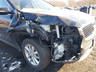 2018 Kia Sorento LX with VIN 5XYPGDA35JG404725, listed as a IAAI auction lot 41188949 with 48,229 mi miles. Bid and sale history available at carsss.com. Image 6.