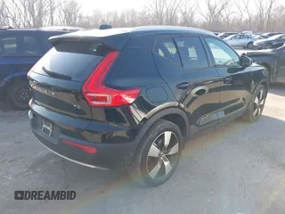 2020 Volvo XC40 Momentum with VIN YV4162UK5L2196730, listed as a IAAI auction lot 41777418 with 43,465 mi miles and . Bid and sale history available at DreamBid. Image 4.