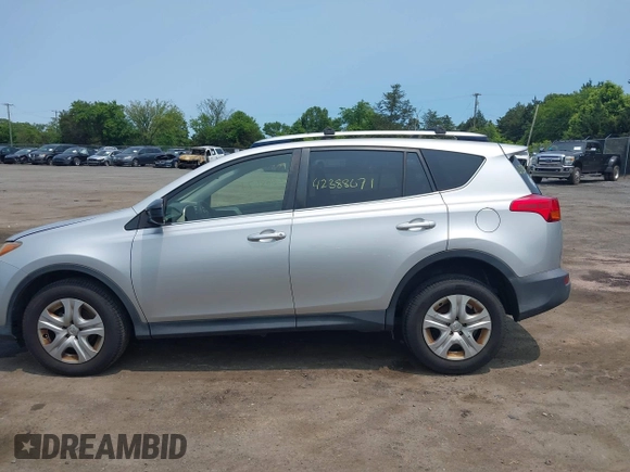 2015 Toyota RAV4 LE with VIN JTMBFREV6FJ039453, listed as a IAAI auction lot 42388671 with 200,304 mi miles and . Bid and sale history available at DreamBid. Image 14.
