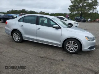 2013 Volkswagen Jetta SE with VIN 3VWDX7AJ0DM404624, listed as a Copart auction lot 50316255 with 153,763 mi miles and Salvage title. Bid and sale history available at DreamBid. Image 4.