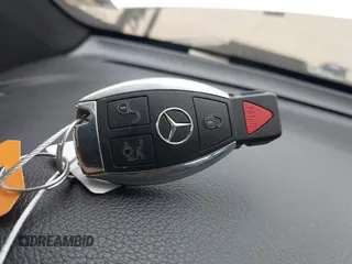 2019 Mercedes-Benz GLC 300 z VIN WDC0G4KB8KF669144, wystawiony jako IAAI lot #42216156 z przebiegiem 76 024 mil mil oraz . Historia ofert i sprzedaży dostępna na DreamBid. Obrazek 11.