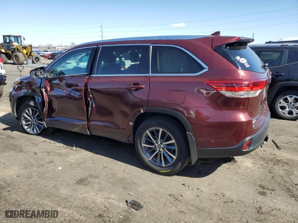 2019 Toyota Highlander SE with VIN 5TDJZRFHXKS735130, listed as a Copart auction lot 48136405 with 81,461 mi miles and Salvage Title. Bid and sale history available at carsss.com. Image 2.