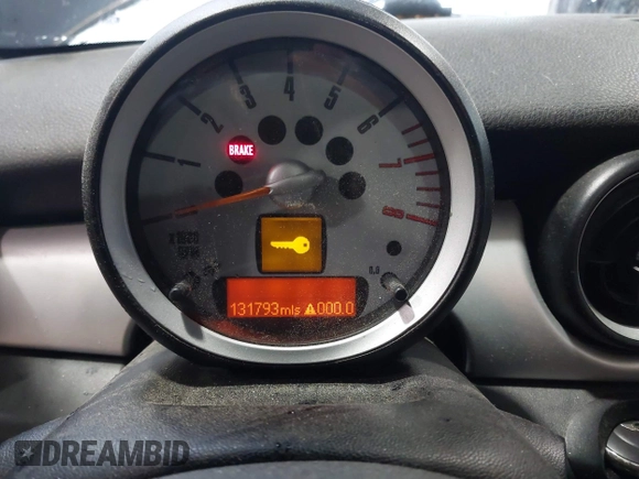 2009 MINI Hardtop with VIN WMWMF33569TU73595, listed as a IAAI auction lot 42229008 with 131,793 mi miles and . Bid and sale history available at DreamBid. Image 7.