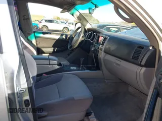 2004 Toyota 4Runner SR5 with VIN JTEBU14R340039985, listed as a IAAI auction lot 41679851 with 262,330 mi miles and . Bid and sale history available at DreamBid. Image 5.