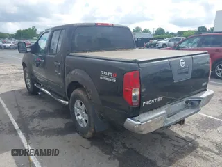2006 Nissan Frontier SE z VIN 1N6AD07W86C457386, wystawiony jako IAAI lot #42263208 z przebiegiem 169 768 mil mil oraz . Historia ofert i sprzedaży dostępna na DreamBid. Obrazek 3.