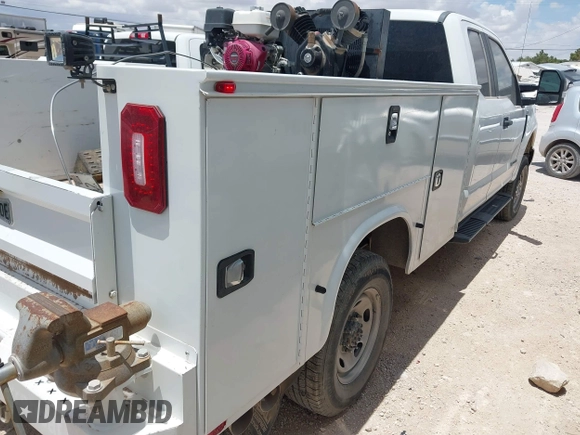 2019 Ford F-250 XL with VIN 1FT7X2BT5KED47410, listed as a IAAI auction lot 42553728 with 217,587 mi miles and . Bid and sale history available at DreamBid. Image 4.