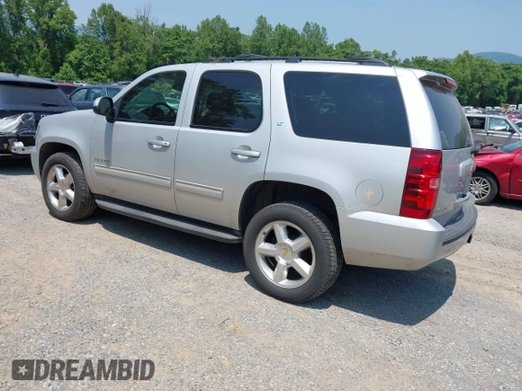 2010 Chevrolet Tahoe LT z VIN 1GNUKBE04AR194729, wystawiony jako IAAI lot #42408855 z przebiegiem 192 532 mil mil oraz . Historia ofert i sprzedaży dostępna na DreamBid. Obrazek 3.