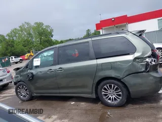 2020 Toyota Sienna XLE Auto Access Seat z VIN 5TDYZ3DC6LS021788, wystawiony jako IAAI lot #42178834 z przebiegiem 132 107 mil mil oraz . Historia ofert i sprzedaży dostępna na DreamBid. Obrazek 15.